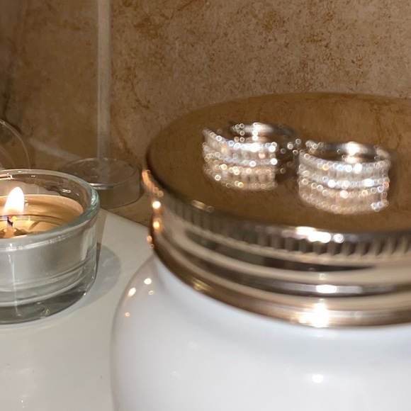 ELEGANT Emerald cut white sapphire Hoop Evening Earings - Picture 7 of 11